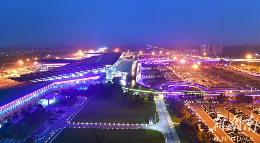 黃花國(guó)際機(jī)場(chǎng)夜景照明工程升級(jí)改造完工